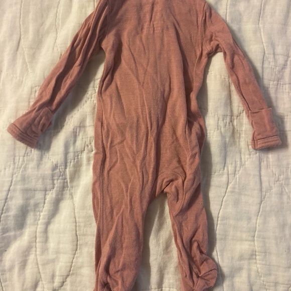 10/$20 Christmas sale! Carter's Soft Pink Kids Footie Pajamas - Picture 2 of 3
